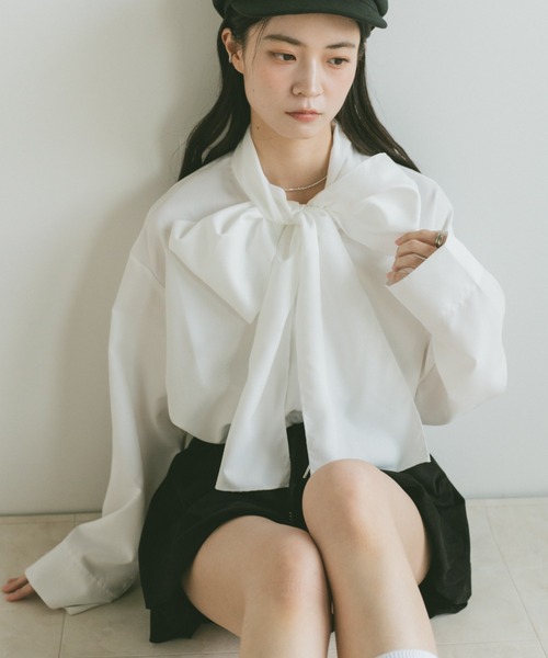 VANNIE U(ヴァニーユー)の「ボウタイブラウス(シャツ/ブラウス・レディース・ホワイト/ブルー・FREE)」の5枚目の写真