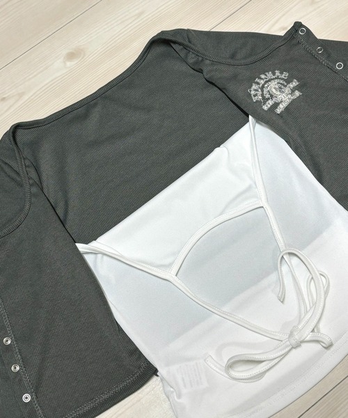 NANEA（ナネア）の「クロップド丈 ホルターネックレイヤード風フロントボタントップス（Tシャツ/カットソー・レディース・チャコールグレー/グレー・LARGE/MEDIUM/SMALL）」の12枚目の写真