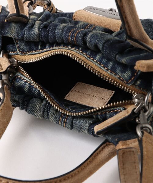 MARC JACOBS(マークジェイコブス)の「DENIM SUEDE CRISTINA SMALL SATCHEL/ザ デニム スエード クリスティーナ スモール サッチェル(ショルダーバッグ・レディース・ブルー系その他・ONE SIZE)」の9枚目の写真