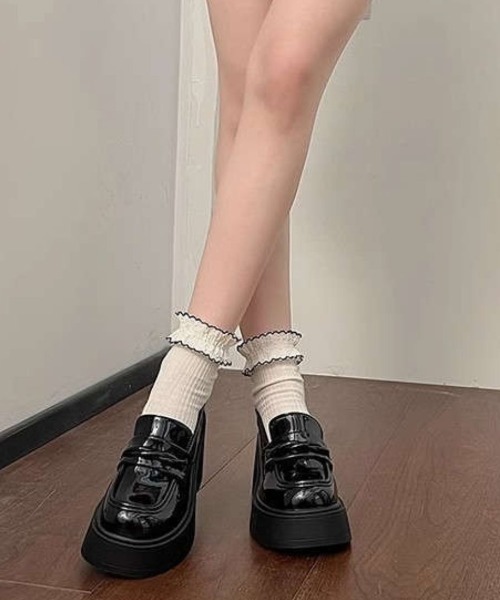 maison de LATIR(メゾンドラティール)の「足元を今っぽく歩きやすい厚底大人スニーカーローファー(ローファー・レディース・ブラック系1/ブラック・23㎝/23cm/23.5cm/24.5cm/24㎝/24cm)」の8枚目の写真