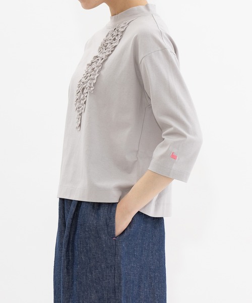 nop de nod(ノップドゥノッド)の「モックネック6分袖フリルTシャツ(Tシャツ/カットソー・レディース・ブラック/ダークグレー/オフホワイト/ライトグレー・3)」の4枚目の写真