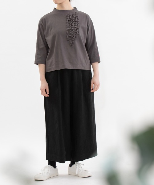 nop de nod(ノップドゥノッド)の「モックネック6分袖フリルTシャツ(Tシャツ/カットソー・レディース・ブラック/ダークグレー/オフホワイト/ライトグレー・3)」の8枚目の写真