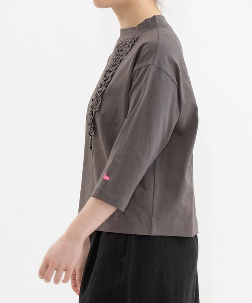 nop de nod(ノップドゥノッド)の「モックネック6分袖フリルTシャツ(Tシャツ/カットソー・レディース・ブラック/ダークグレー/オフホワイト/ライトグレー・3)」の13枚目の写真