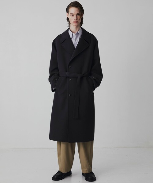 UNITED TOKYO（ユナイテッドトウキョウ）の「【新作】Three Weave 2way スタンドコート　｜2WAY仕様/スタンドカラー/チェスター /軽量/ストレッチ/防シワ/ 静電気防止/オフィスカジュアル/通勤/ベルト付き（ダウンジャケット/コート・メンズ・ブラック/ダークグレー・1/2）」の9枚目の写真