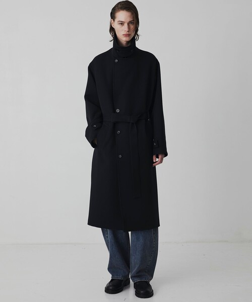 UNITED TOKYO（ユナイテッドトウキョウ）の「【新作】Three Weave 2way スタンドコート　｜2WAY仕様/スタンドカラー/チェスター /軽量/ストレッチ/防シワ/ 静電気防止/オフィスカジュアル/通勤/ベルト付き（ダウンジャケット/コート・メンズ・ブラック/ダークグレー・1/2）」の19枚目の写真