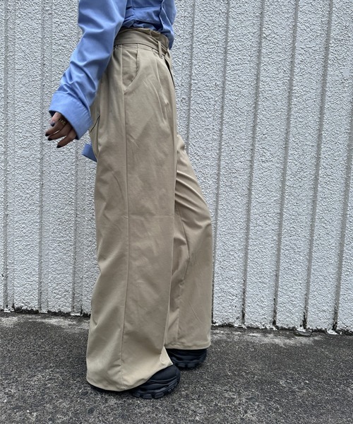 merrylatte(メリーラテ)の「TWILL WIDE PANTS【IROHANI】(スラックス・レディース・ベージュ/ブラック・FREE)」の11枚目の写真
