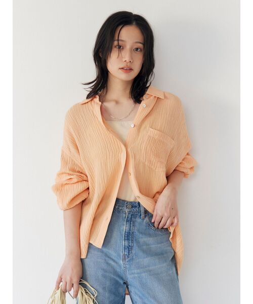 Ungrid(アングリッド)の「楊柳ビッグルーズシャツ(シャツ/ブラウス・レディース・グリーン/オレンジ/オフホワイト・FREE)」の3枚目の写真