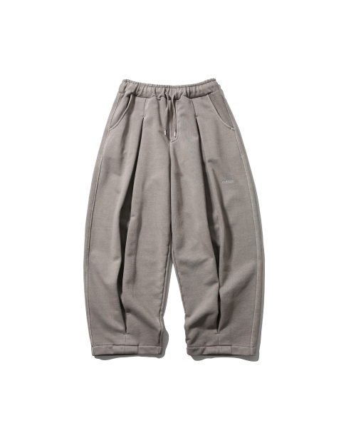 ANGLAN(アングラン)の「Valley Tuck Sweat Balloon Pants - Washed Beige(スウェットパンツ・メンズ・その他・1/2)」の1枚目の写真