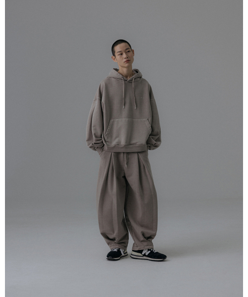 ANGLAN(アングラン)の「Valley Tuck Sweat Balloon Pants - Washed Beige(スウェットパンツ・メンズ・その他・1/2)」の3枚目の写真