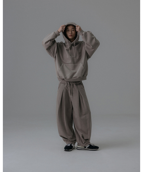 ANGLAN(アングラン)の「Valley Tuck Sweat Balloon Pants - Washed Beige(スウェットパンツ・メンズ・その他・1/2)」の5枚目の写真