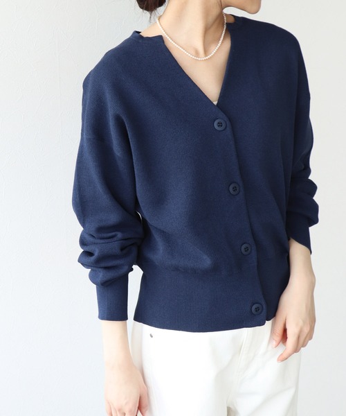 Jines（ジネス）の「キーネックリラックスカーディガン（カーディガン/ボレロ・レディース・ブルー/ネイビー/グレー/ホワイト/ブラック・38）」の5枚目の写真