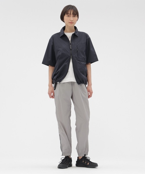 MARGARET HOWELL（マーガレットハウエル）の「WATER REPELLENT LIGHTWEIGHT NY（Tシャツ/カットソー・レディース・ブラック/ライトグレー・2/1）」の3枚目の写真