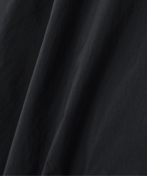 MARGARET HOWELL（マーガレットハウエル）の「WATER REPELLENT LIGHTWEIGHT NY（Tシャツ/カットソー・レディース・ブラック/ライトグレー・2/1）」の7枚目の写真