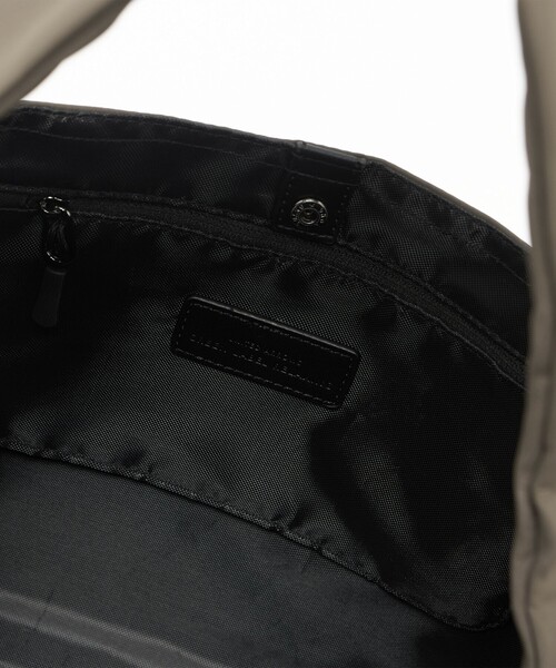 green label relaxing（グリーンレーベルリラクシング）の「【WEB限定】マット リップストップ ショルダーバッグ -撥水-（トートバッグ・メンズ・ダークブラウン/ブラック・FREE）」の12枚目の写真