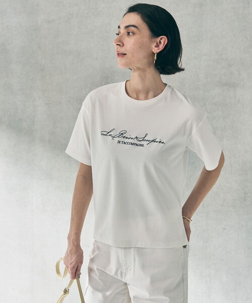 UNFILO(アンフィーロ)の「【平均レビュー4.6★】BEAUTY FORM-T cotton ロゴ ハーフスリーブ Tシャツ(Tシャツ/カットソー・レディース・グレー系1/ネイビー系1/スカイブルー系1/ベージュ系1/ホワイト系1/ライトグレー系1/ダークブラウン系2/ベージュ系2/ホワイト系2/黄土色系・SMALL/LARGE/MEDIUM)」の1枚目の写真