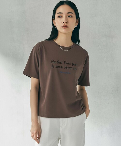UNFILO(アンフィーロ)の「【平均レビュー4.6★】BEAUTY FORM-T cotton ロゴ ハーフスリーブ Tシャツ(Tシャツ/カットソー・レディース・グレー系1/ネイビー系1/スカイブルー系1/ベージュ系1/ホワイト系1/ライトグレー系1/ダークブラウン系2/ベージュ系2/ホワイト系2/黄土色系・SMALL/LARGE/MEDIUM)」の5枚目の写真