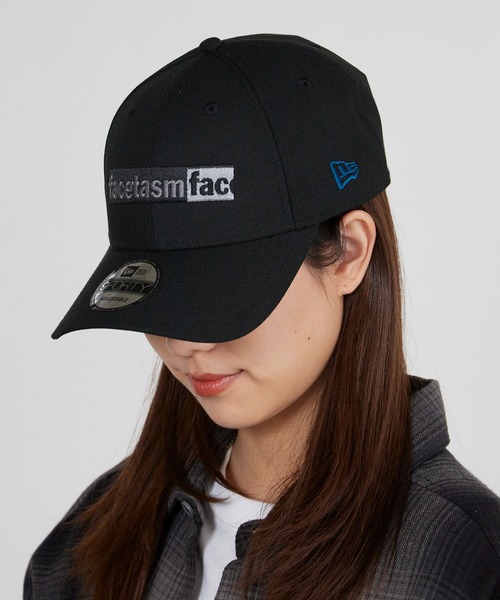 FACETASM(ファセッタズム)の「FACETASM/ファセッタズム × NEW ERA/ニューエラ LOGO CAP 9FORTY カーブバイザー ロゴ刺繍キャップ 2026年春夏(キャップ・メンズ・ブラック・FREE)」の8枚目の写真