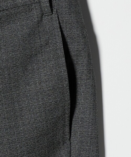 UNITED ARROWS(ユナイテッドアローズ)の「ハウンドトゥース 1プリーツ スラックス R-MODEL(スラックス・メンズ・ダークグレー・48/46/50/44)」の7枚目の写真