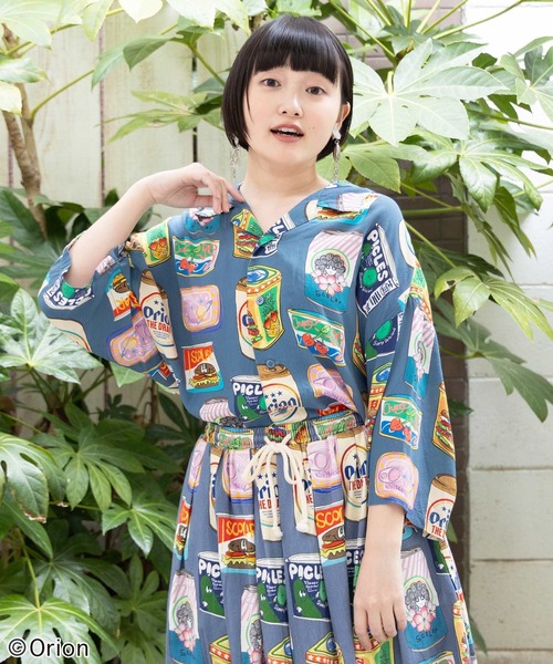 ScoLar（スカラー）の「161682：orion×ScoLar トロピカルポップ缶総柄シャツ（シャツ/ブラウス・レディース・ブルー/オフホワイト・L/M）」の2枚目の写真