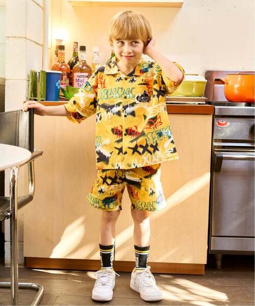 XLARGE KIDS(エクストララージキッズ)の「スプレーアート総柄 ショートパンツ(その他パンツ・キッズ・グレー/イエロー・130cm/140cm/120cm/90cm/100cm/110cm)」の3枚目の写真