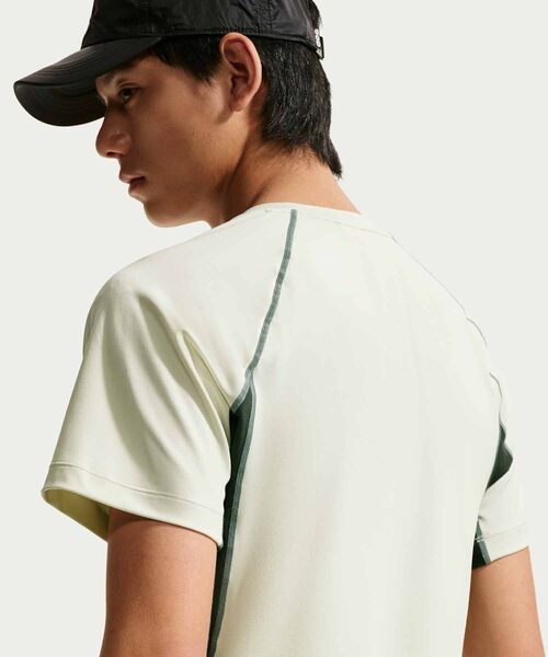 ACG(エィシージー)の「ナイキ ACG "Wildsee" メンズ Dri-FIT ショートスリーブ インナー トップス / Nike ACG "Wildsee" Men's Dri-FIT Short-Sleeve Base Layer Top IO1453-020 Sea Glass(Tシャツ/カットソー・メンズ・グリーン系その他2・2XL/XL/S/M/L)」の2枚目の写真
