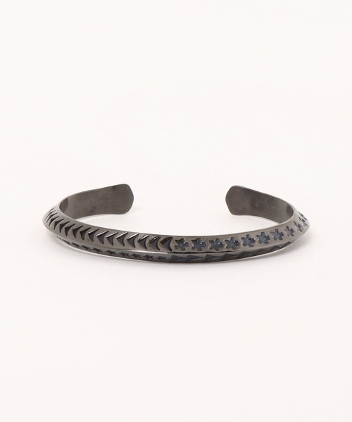 SUNSHINE REEVES（サンシャインリーブス）の「「Indian Jewelry/インディアンジュエリー」サンシャインリーブス トライアングル スモール w/ブラックロジウムコーティング（バングル/リストバンド・メンズ・アンティークシルバー・FREE）」の3枚目の写真