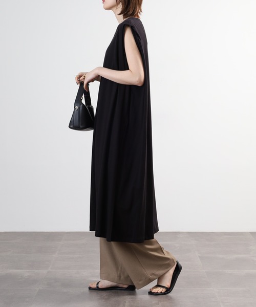 BRODIAEA(ブローディア)の「BRODIAEA ノースリーブカットソーワンピース(ワンピース・レディース・ブラック/サックスブルー/カーキ/ブルー・40)」の5枚目の写真