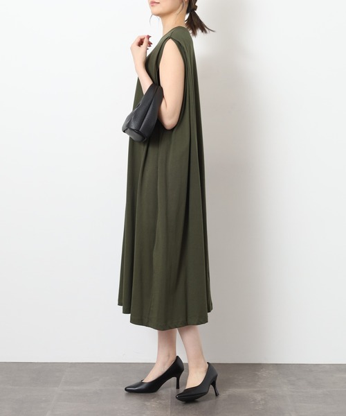 BRODIAEA(ブローディア)の「BRODIAEA ノースリーブカットソーワンピース(ワンピース・レディース・ブラック/サックスブルー/カーキ/ブルー・40)」の12枚目の写真
