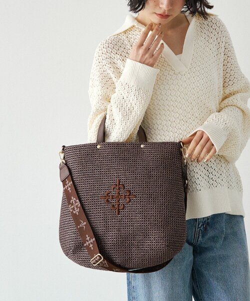 russet(ラシット)の「《WEB限定》スリム2WAYトートバッグ <ナイロンラフィア>(トートバッグ・レディース・ブラック/ダークブラウン/アイボリー/ボルドー・FREE)」の4枚目の写真