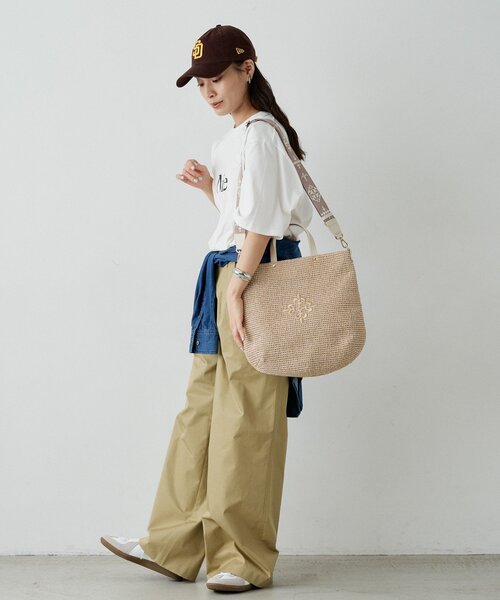 russet(ラシット)の「《WEB限定》スリム2WAYトートバッグ <ナイロンラフィア>(トートバッグ・レディース・ブラック/ダークブラウン/アイボリー/ボルドー・FREE)」の17枚目の写真