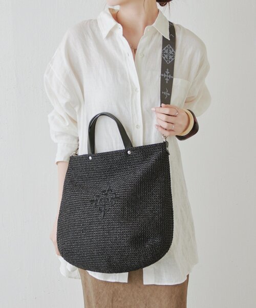 russet（ラシット）の「《WEB限定》スリム2WAYトートバッグ <ナイロンラフィア>（トートバッグ・レディース・ブラック/ダークブラウン/アイボリー/ボルドー・FREE）」の20枚目の写真