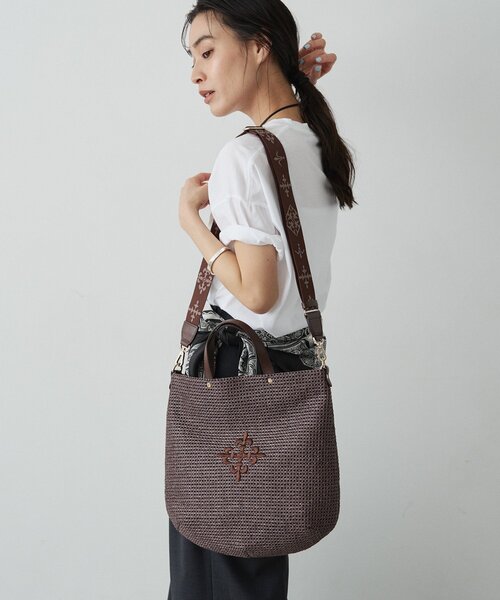 russet（ラシット）の「《WEB限定》スリム2WAYトートバッグ <ナイロンラフィア>（トートバッグ・レディース・ブラック/ダークブラウン/アイボリー/ボルドー・FREE）」の22枚目の写真