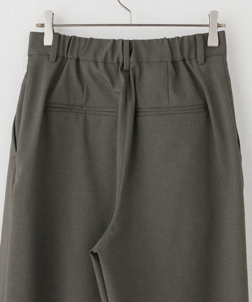 Spick & Span（スピックアンドスパン）の「《セットアップ可》ツイルストレッチタックパンツ（スラックス・レディース・アイボリー/チャコールグレー・36/38）」の21枚目の写真