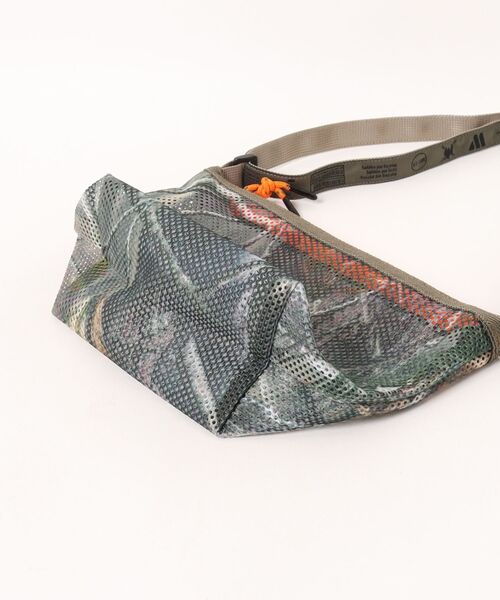 WEEKEND(ER)(ウィークエンダー)の「WEEKEND(ER)/ウィークエンダー ショルダーバッグ MESH PRINT BAG 9280001(ショルダーバッグ・メンズ・カモフラージュ・FREE)」の3枚目の写真