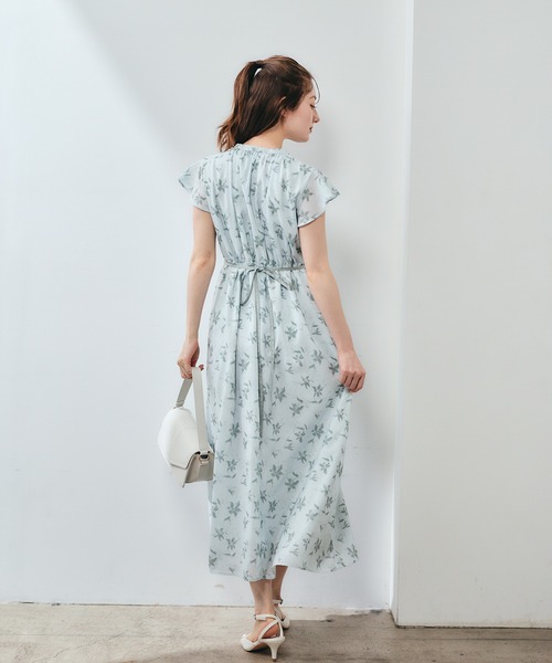 12Twelve Agenda(トゥエルブ アジェンダ)の「キーネック花柄ワンピース(ワンピース・レディース・グリーン/ブラック・M)」の13枚目の写真