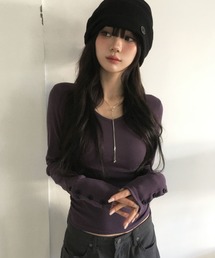 modimood（モディムード）の「ザロックフィットVネックデイリーTシャツ（Tシャツ/カットソー）」