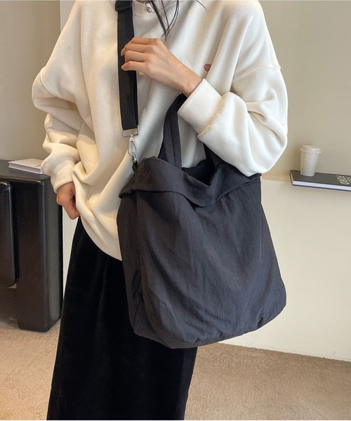 LA VORAGINE(ラ ヴォラジネ)の「2way大容量 シャカシャカビッグトートバッグショルダーバッグ(ショルダーバッグ・レディース・グリーン/ブラック/ベージュ・FREE)」の12枚目の写真