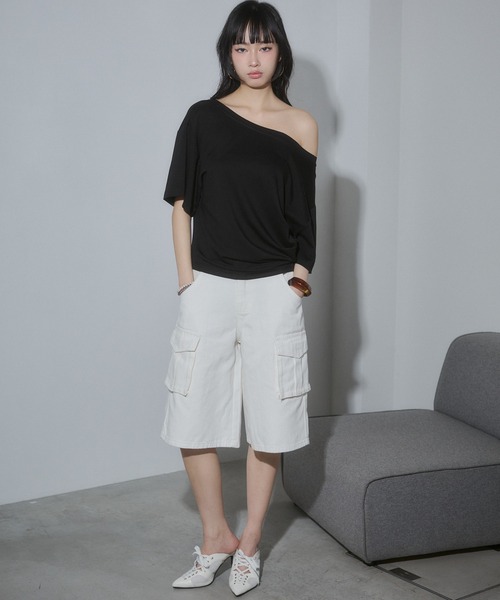 ENVYM（アンビー）の「ルーズオフショルトップス（Tシャツ/カットソー・レディース・ブラック/マルチ/ホワイト/ホワイト系その他・FREE）」の9枚目の写真