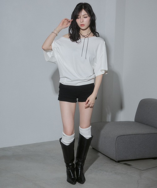 ENVYM（アンビー）の「ルーズオフショルトップス（Tシャツ/カットソー・レディース・ブラック/マルチ/ホワイト/ホワイト系その他・FREE）」の18枚目の写真