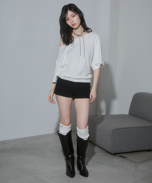 ENVYM（アンビー）の「ルーズオフショルトップス（Tシャツ/カットソー・レディース・ブラック/マルチ/ホワイト/ホワイト系その他・FREE）」の17枚目の写真