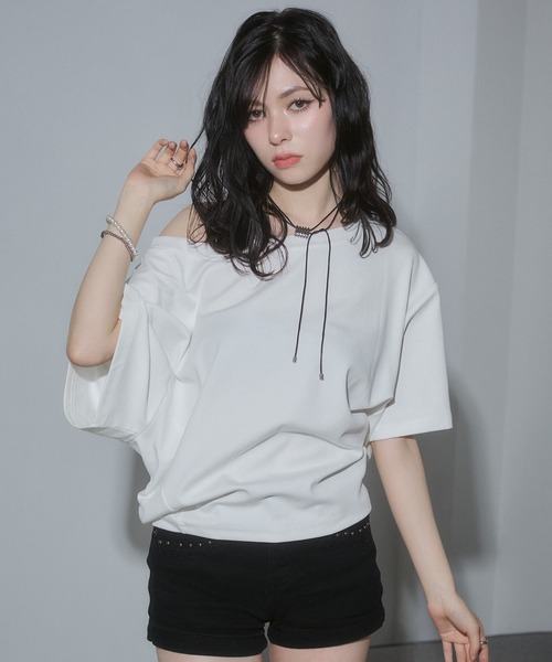 ENVYM（アンビー）の「ルーズオフショルトップス（Tシャツ/カットソー・レディース・ブラック/マルチ/ホワイト/ホワイト系その他・FREE）」の15枚目の写真