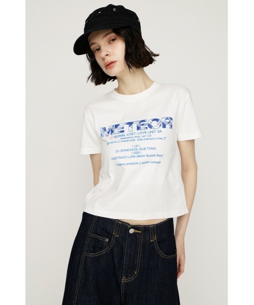 SLY(スライ)の「PATTERN LOGO COMPACT T/SH パターンロゴコンパクトTシャツ 春服 夏服(Tシャツ/カットソー・レディース・ブラック/ライトブルー/ホワイト/ブラウン・FREE)」の5枚目の写真