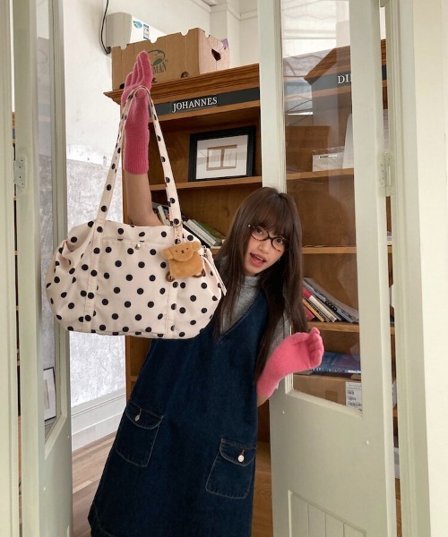 FREE STYLISTS(フリー スタイリスト)の「Y2Kアウトポケットサイドギャザードットボストンバッグ(ショルダーバッグ・レディース・ドット・FREE)」の15枚目の写真
