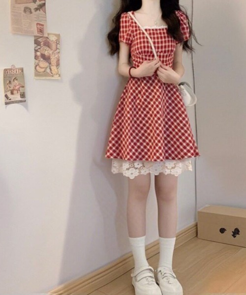 AMAJI(アマジ)の「チェック柄ウエスト切替ロング丈ワンピース(ワンピース・レディース・レッド・SMALL/MEDIUM/LARGE/X-LARGE)」の2枚目の写真