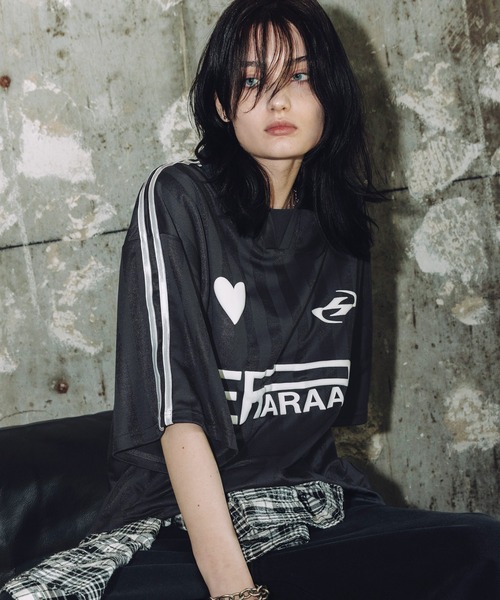 ERAR（エラー）の「【ERAR】ハートロゴデザイン半袖ユニフォームTシャツ（シャツ/ブラウス・メンズ・ホワイト/ブラック・S/L/M/XL）」の19枚目の写真