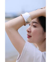 CAWAII（カワイイ）の「パワフルに湾曲する大地のバングル（バングル/リストバンド）」