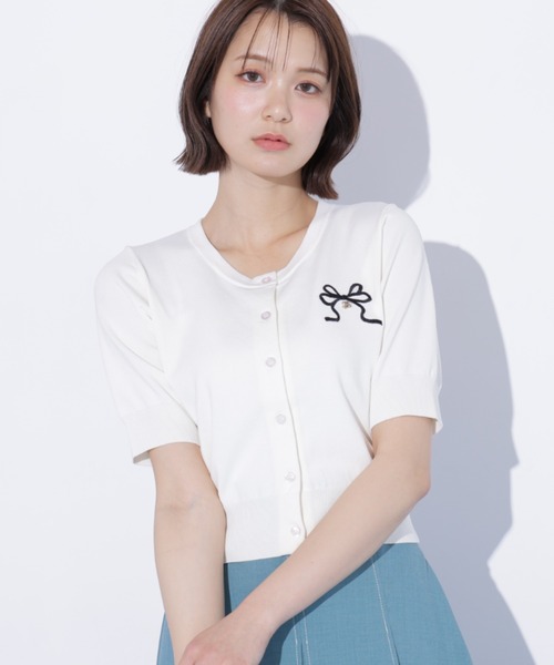 JILL by JILL STUART(ジルバイジルスチュアート)の「<RIBBONシリーズ>半袖ニットカーディガン(ニット/セーター・レディース・ネイビー/レッド/ホワイト・FREE)」の2枚目の写真