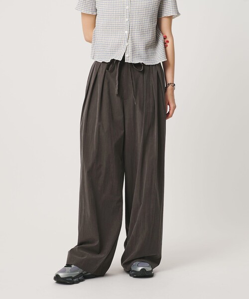 BEAUTY&YOUTH UNITED ARROWS(ビューティーアンドユースユナイテッドアローズ)の「セルロースブレンド ベルトループ ワイドパンツ ウォッシャブル(その他パンツ・レディース・ダークグレー/ダークブラウン/ベージュ・S/XS/M)」の3枚目の写真