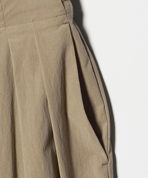 BEAUTY&YOUTH UNITED ARROWS(ビューティーアンドユースユナイテッドアローズ)の「セルロースブレンド ベルトループ ワイドパンツ ウォッシャブル(その他パンツ・レディース・ダークグレー/ダークブラウン/ベージュ・S/XS/M)」の5枚目の写真