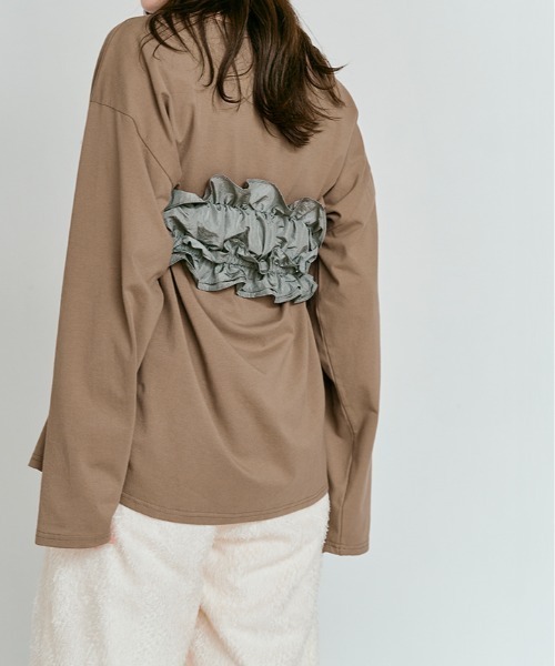 W:Huku(フーク)の「ビスチェ セット ロング Tシャツ / Layered Look: Frill Bustier & Long Sleeve Top(Tシャツ/カットソー・レディース・ライトブラウン/オフホワイト・FREE)」の4枚目の写真